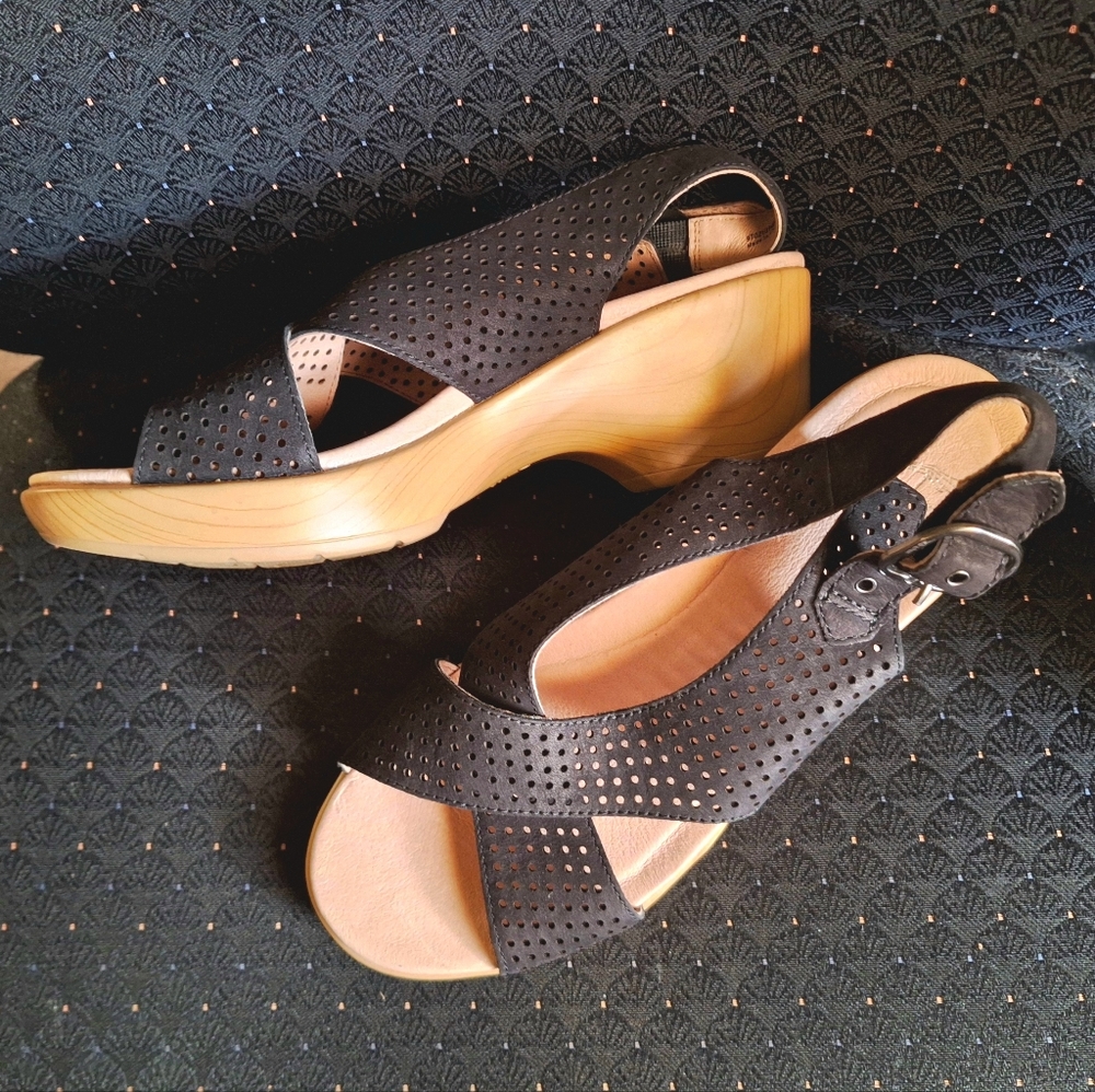 Dansko Jacinda Black Leather Sandal